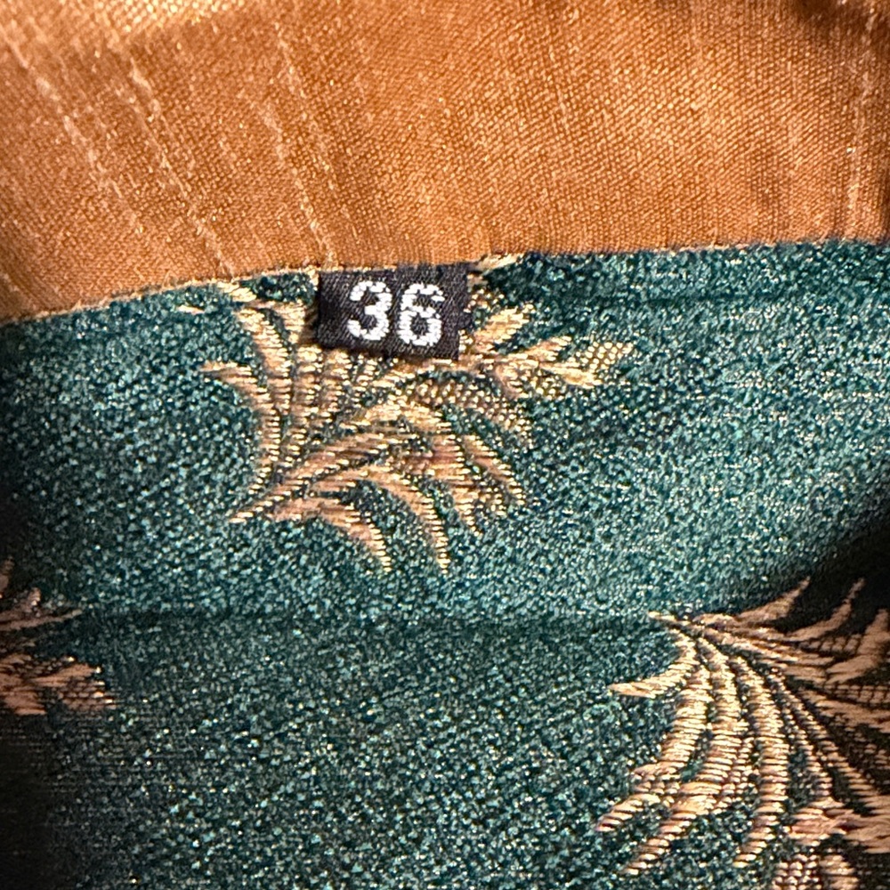 Elegant green and Gold Kurta, Size 36 - Picture 3 of 16